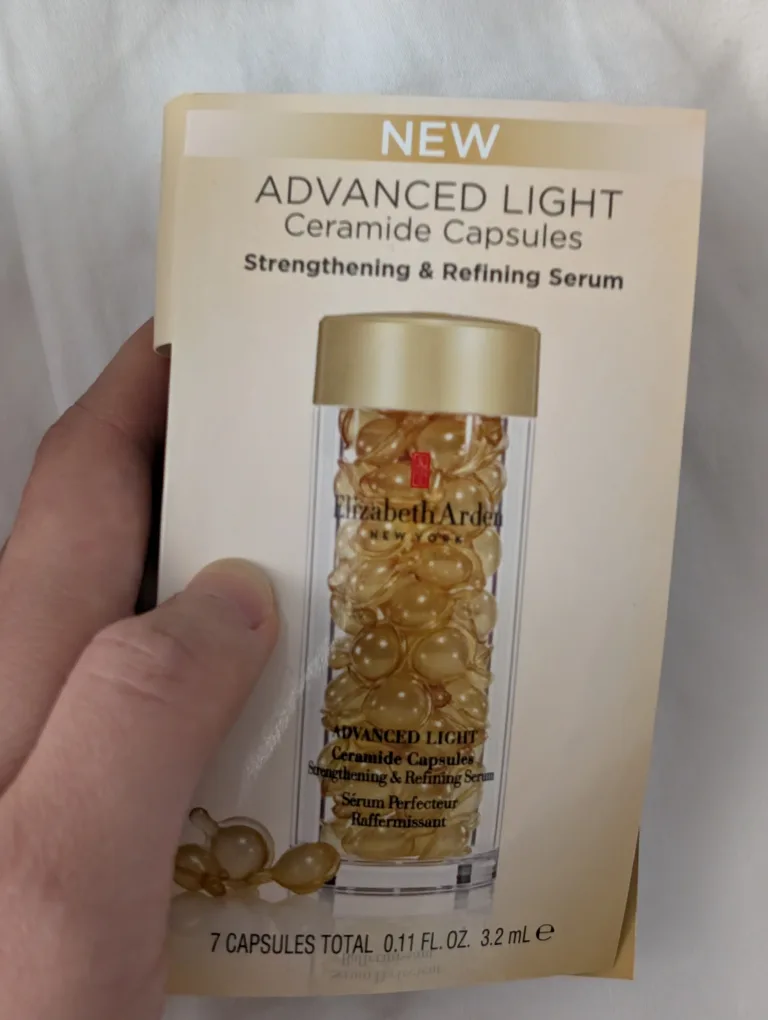 Elizabeth Arden Ceramide Capsules & Water Cream Samples image indicator(3)