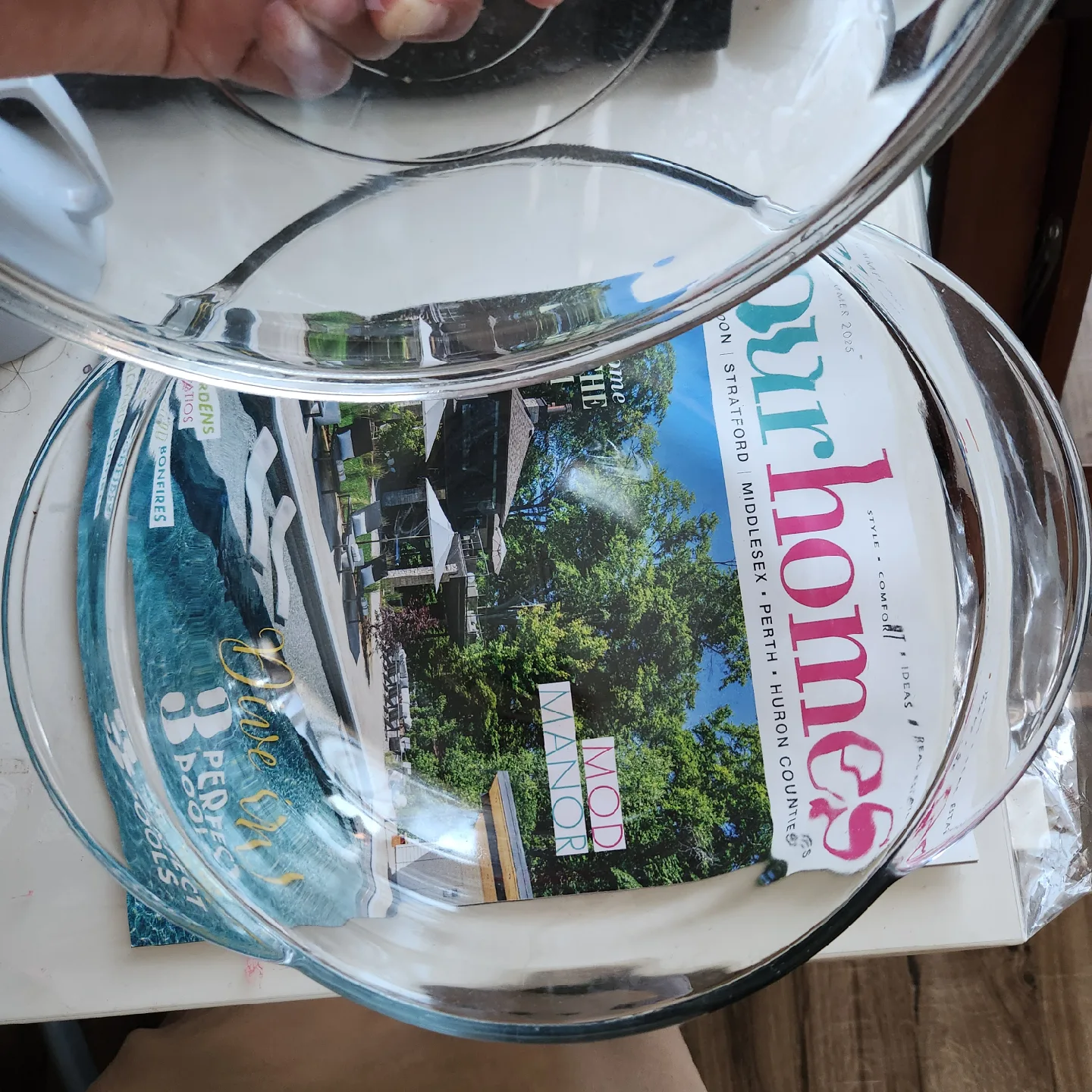 Glass Oval Baking Dish with Lid (12 inch) image indicator(2)