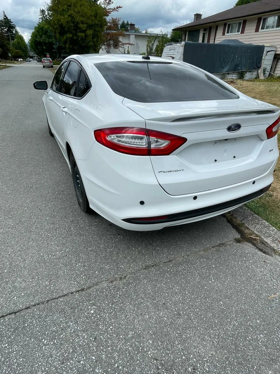 2015 White Ford Fusion Sedan image indicator(5)