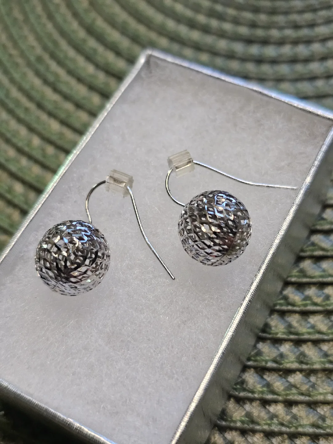 10K White Gold Ball Drop Earrings - Lightweight image indicator(3)