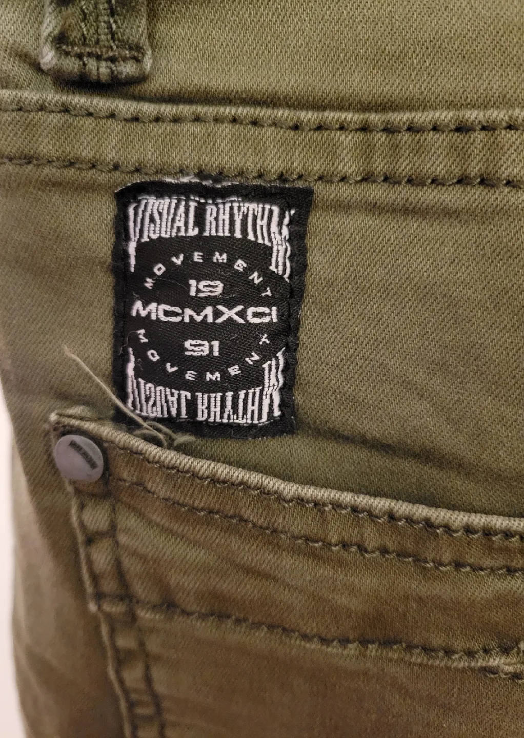 XRay Men's Olive Green Shorts - Size 32 (0398) image indicator(4)