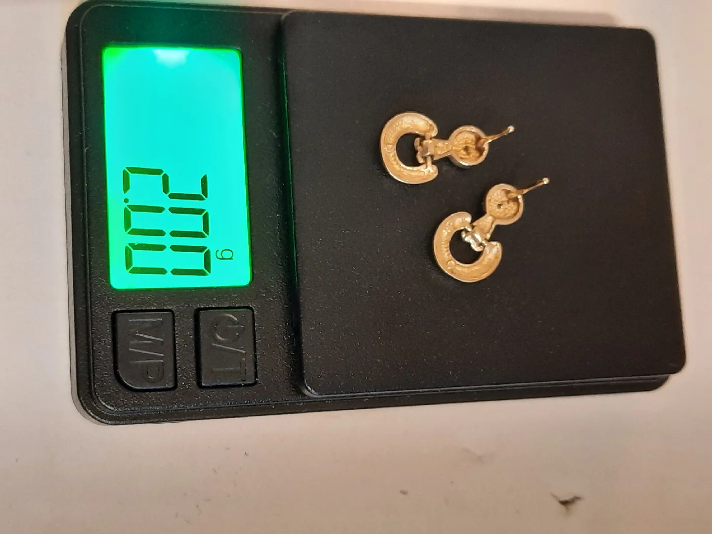 10k solid gold earings with diamonds image indicator(8)