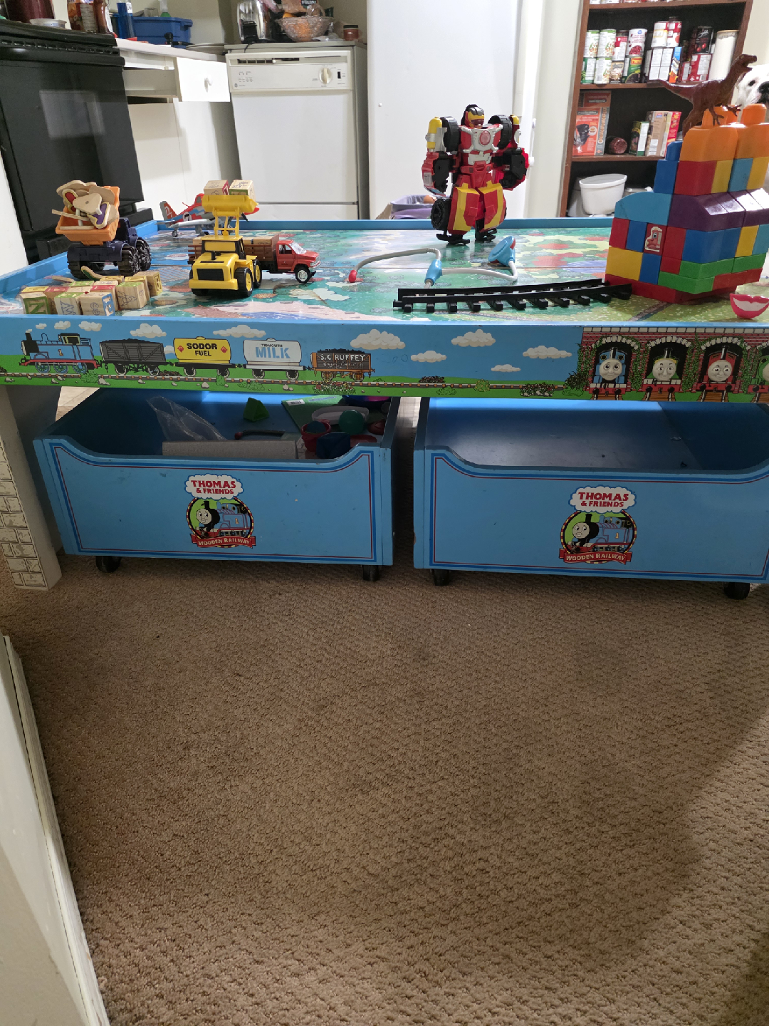 Thomas & Friends Train Table with Toys - photo 2