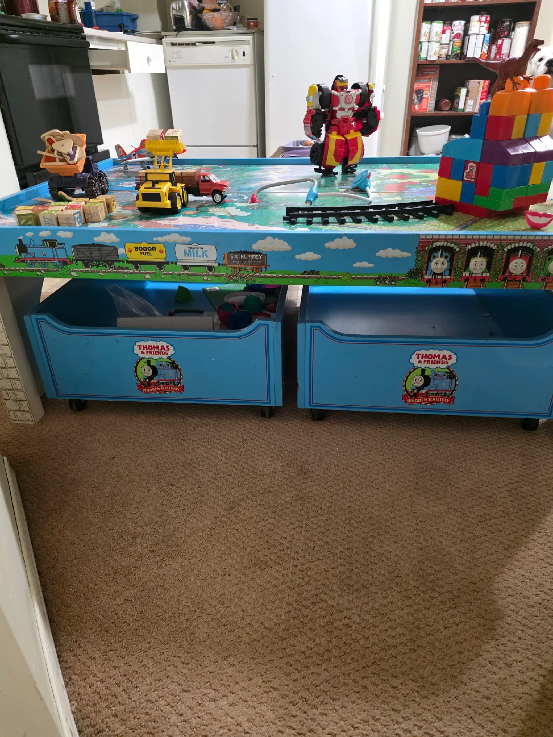 Thomas & Friends Train Table with Toys image indicator(2)