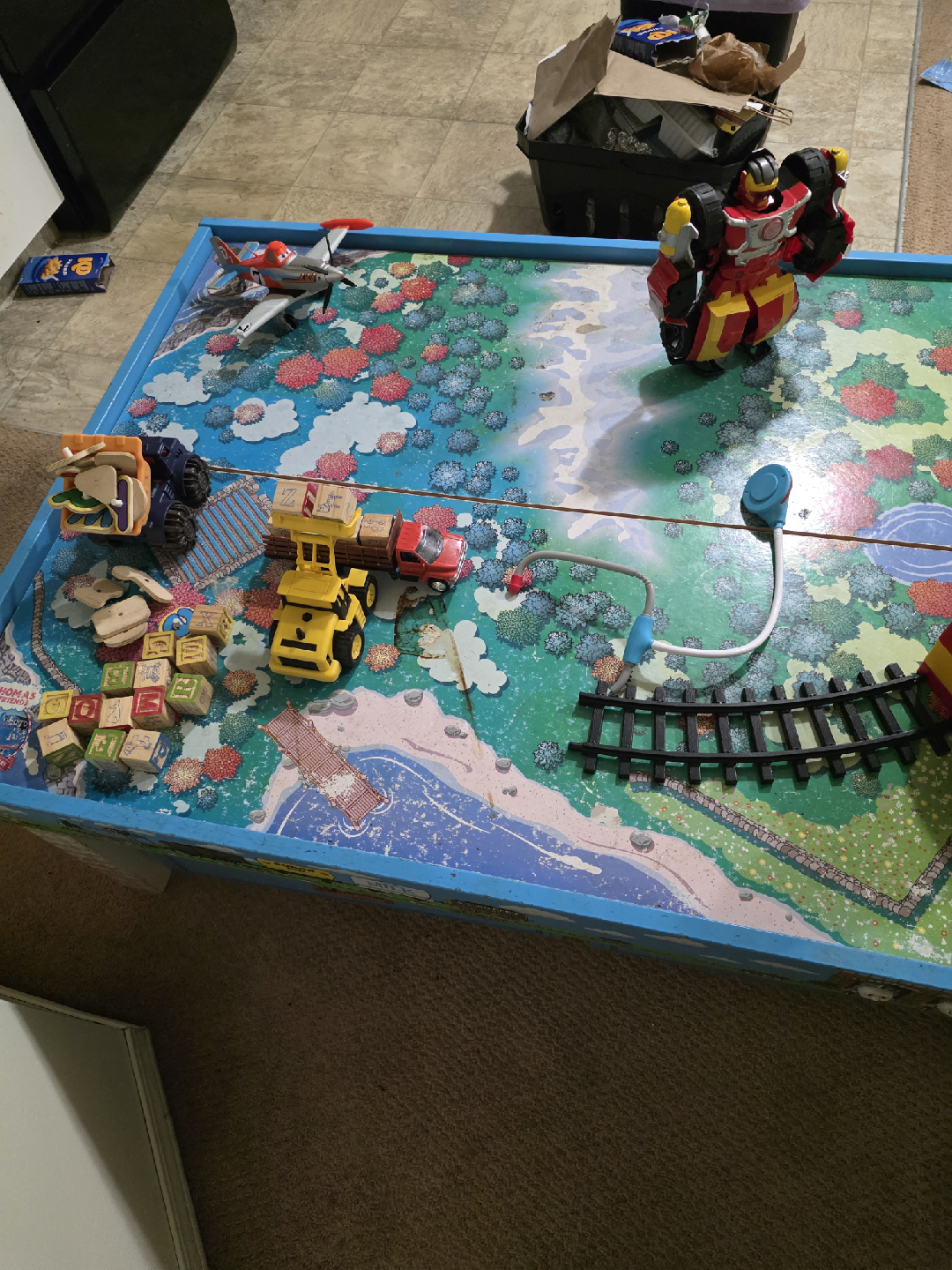 Thomas & Friends Train Table with Toys - photo 3