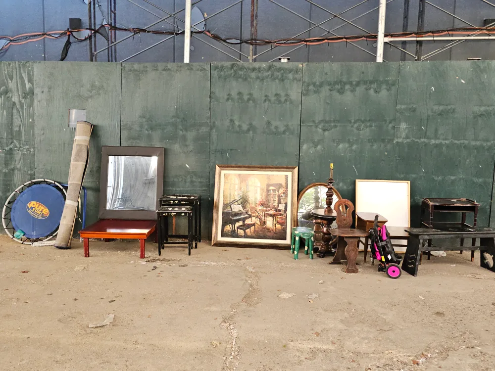 YARD AND GARAGE SALE TODAY!! image indicator(9)