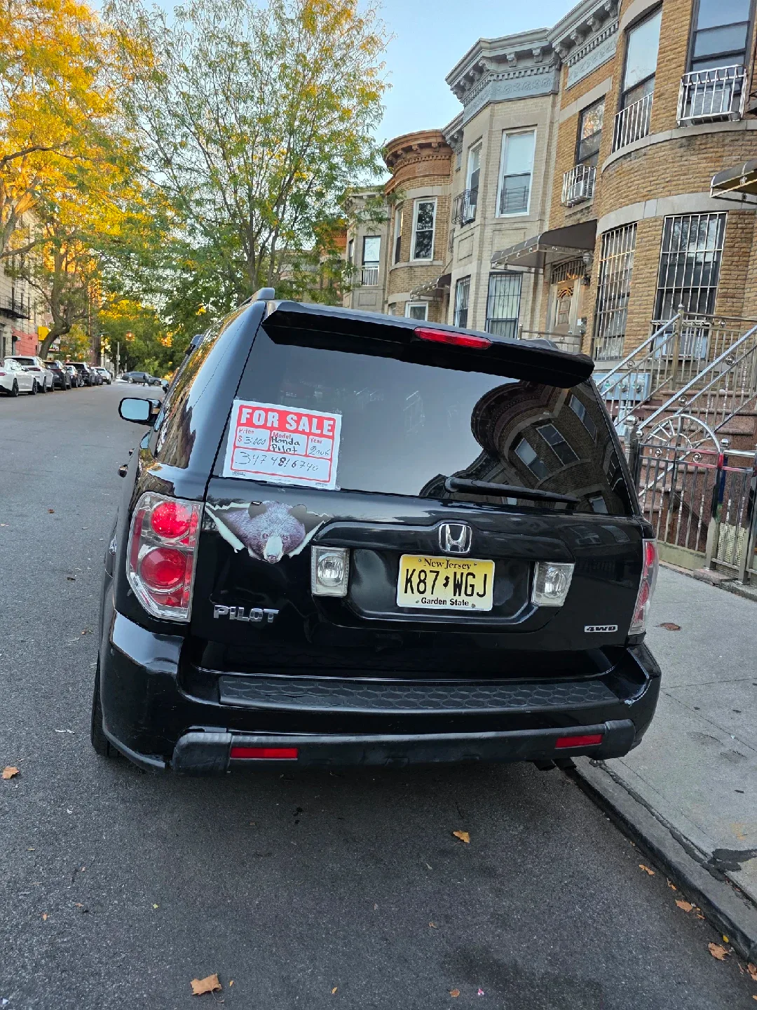 Honda Pilot SUV - Black image indicator(3)