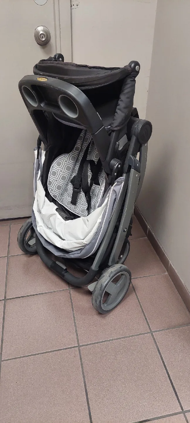 Graco Stroller - Excellent Condition! image indicator(7)