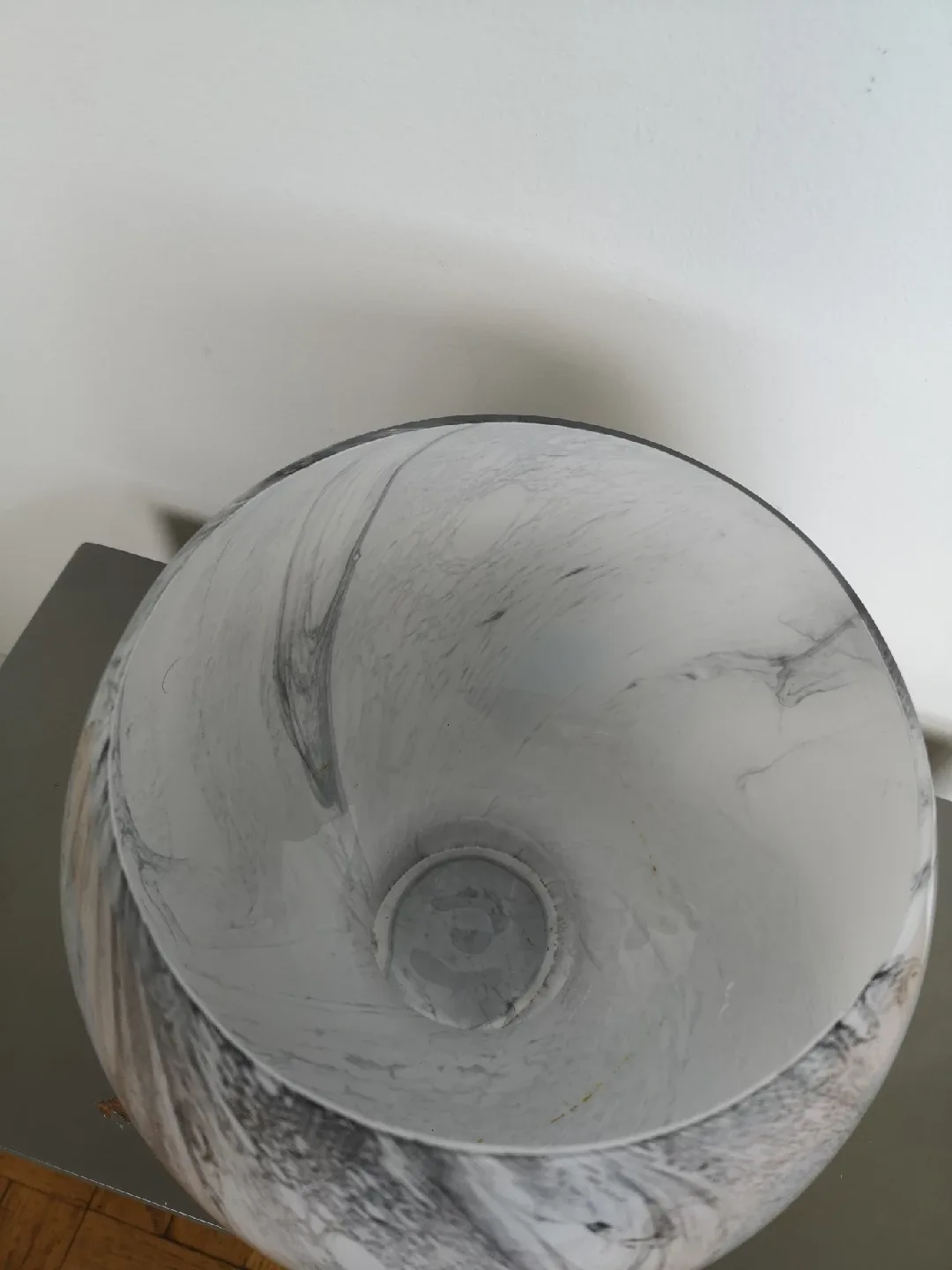 Swirl Patterned Glass Bowl image indicator(3)