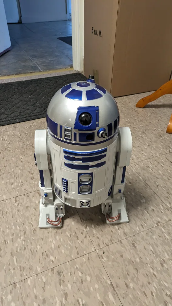 STAR WARS: R2-D2 Interactive Astromech Droid