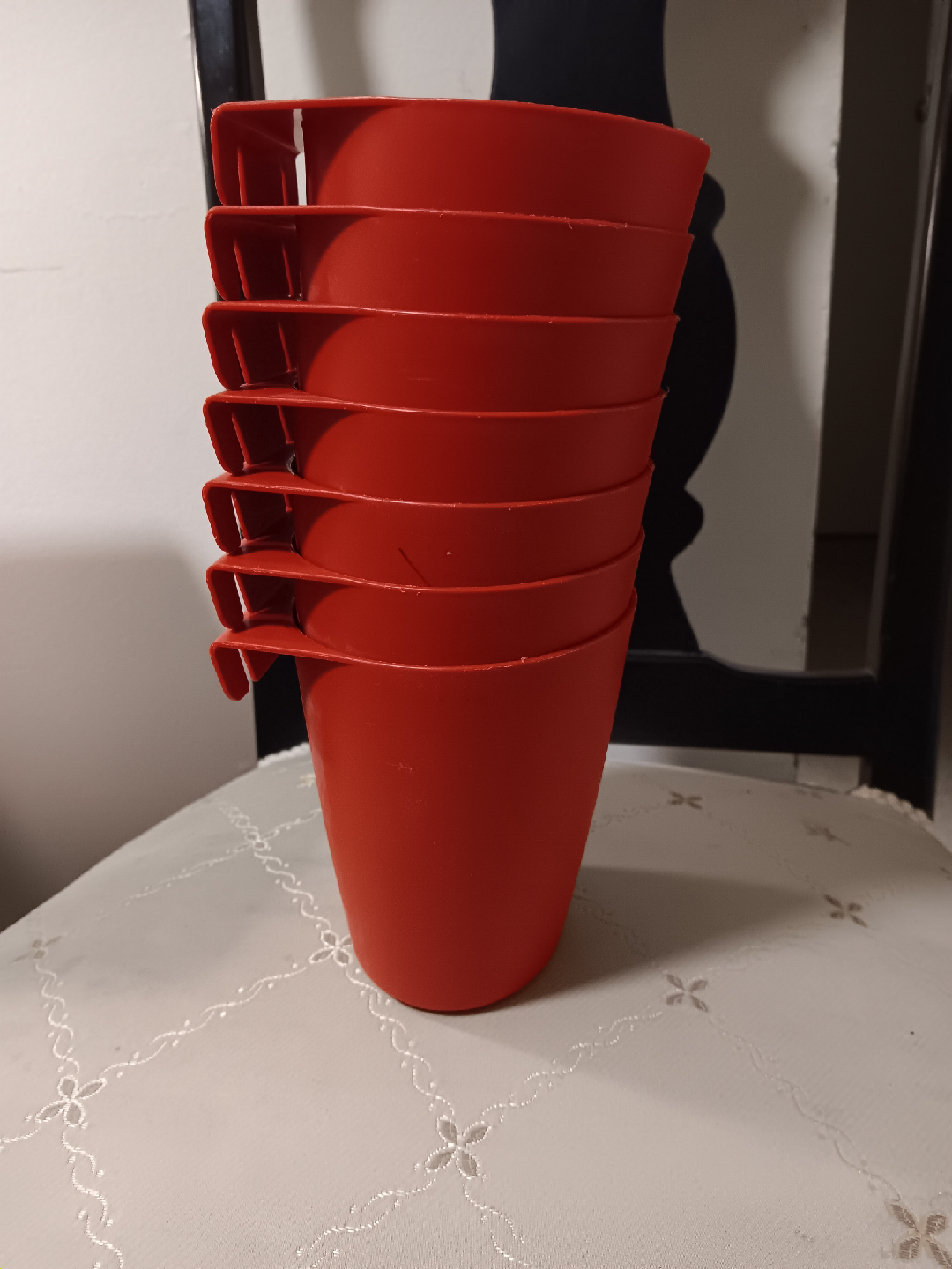 🥕  Ikea Red Plastic planters - Set of 6
