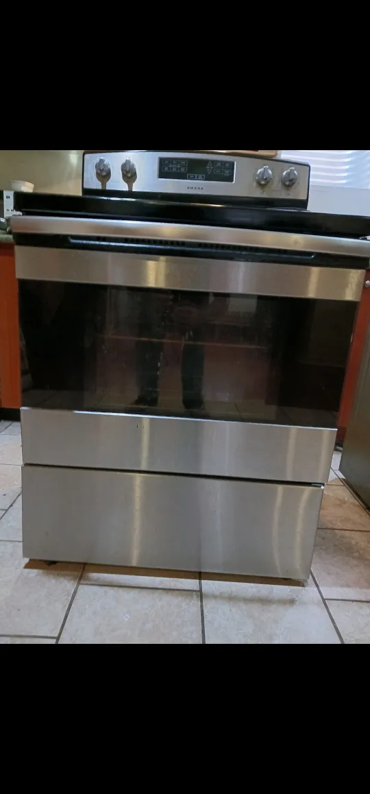 Amana Electric Range - Black & Silver image indicator(4)