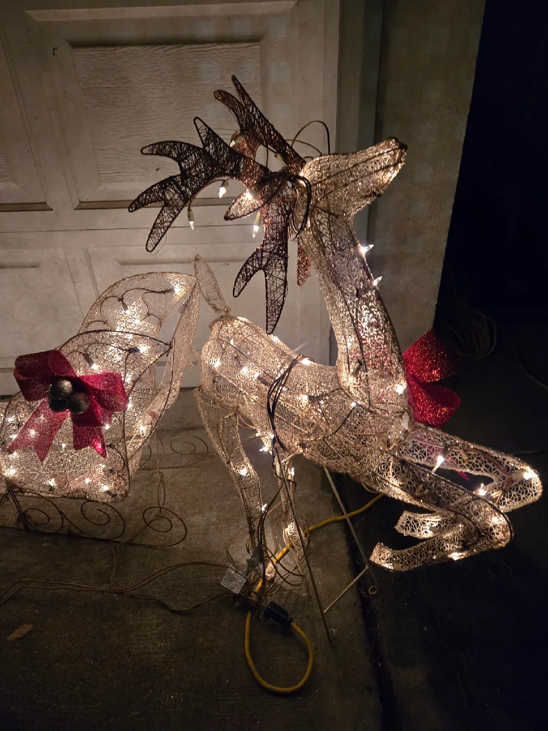 Christmas decorations Reindeer w lights and snow sled image indicator(3)