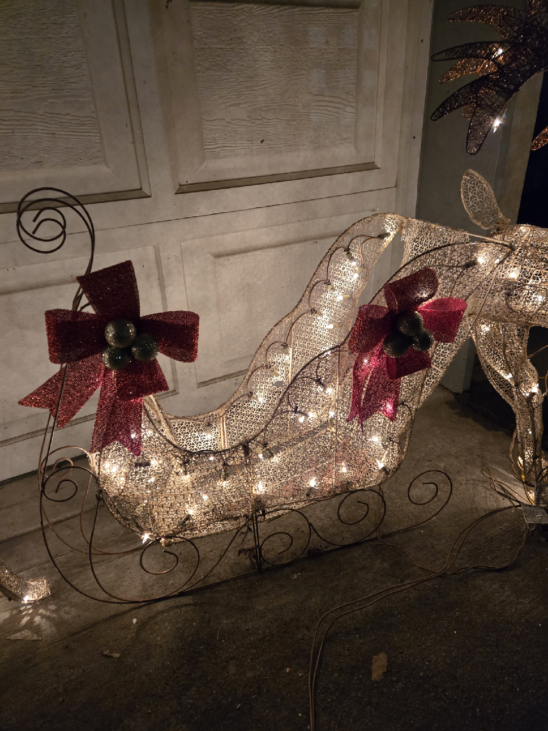 Christmas decorations Reindeer w lights and snow sled - photo 4