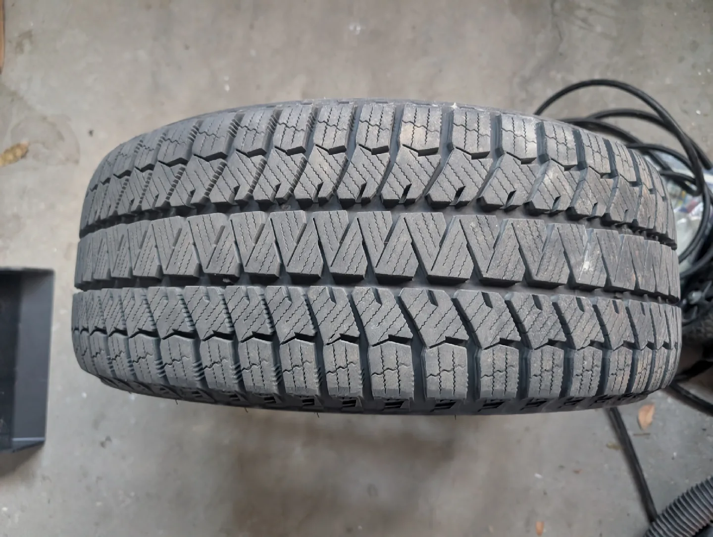 Bridgestone Blizzak WS90 205/55R16 Winter Tire image indicator(7)