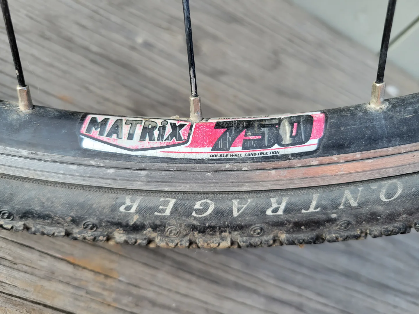 Bontrager Matrix 750 700x35c Bike Wheel image indicator(3)