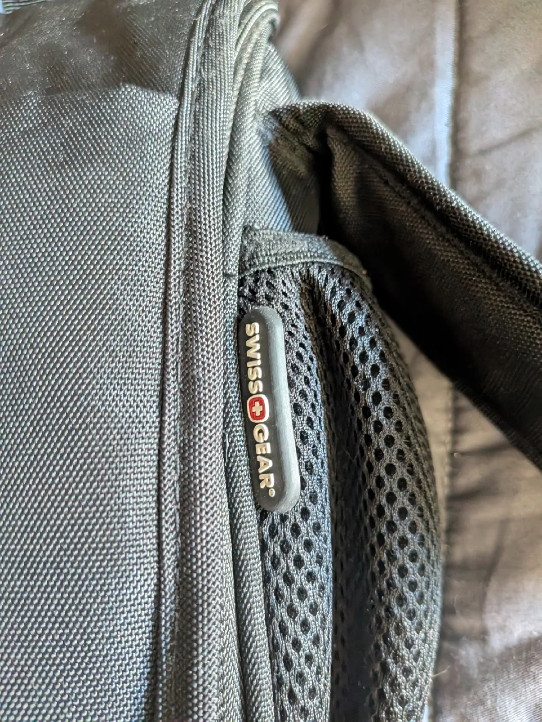 Swiss Gear Black Shoulder Bag - RFID Protection image indicator(2)