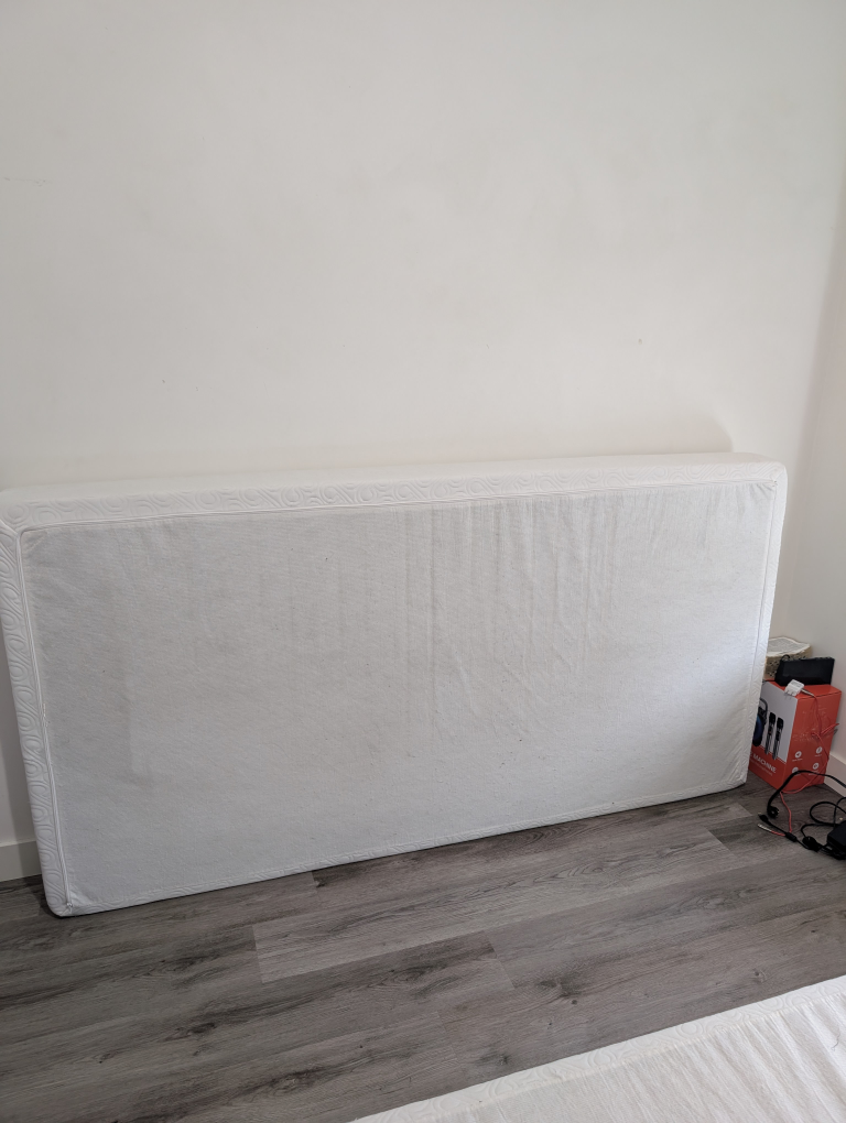 Twin Mattress from Sleep country - photo 2
