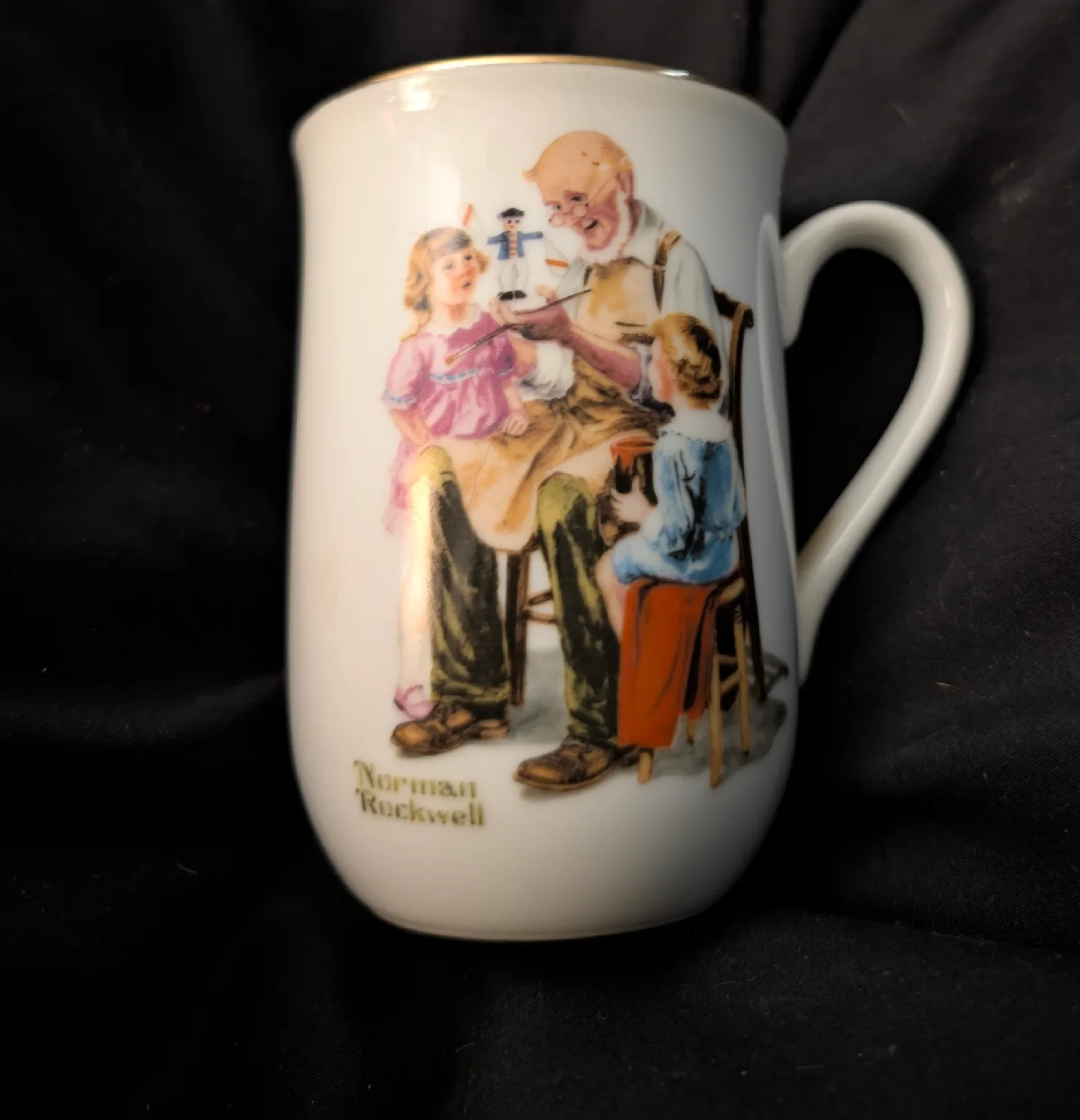 Norman Rockwell Collectible Mugs image indicator(3)