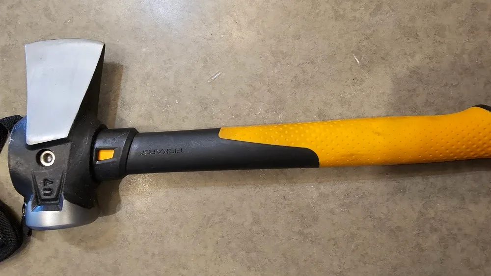 Fiskars IsoCore Pro Maul 8 lb Axe image indicator(3)