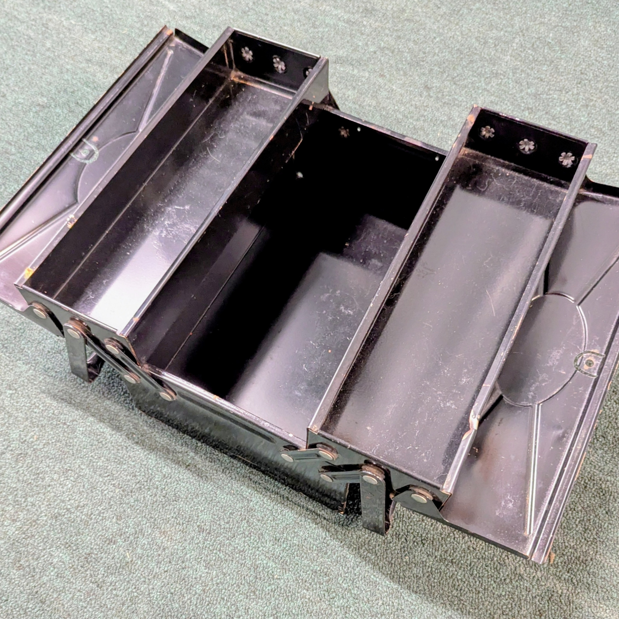 Vintage Black Metal Cantilever Toolbox - photo 2