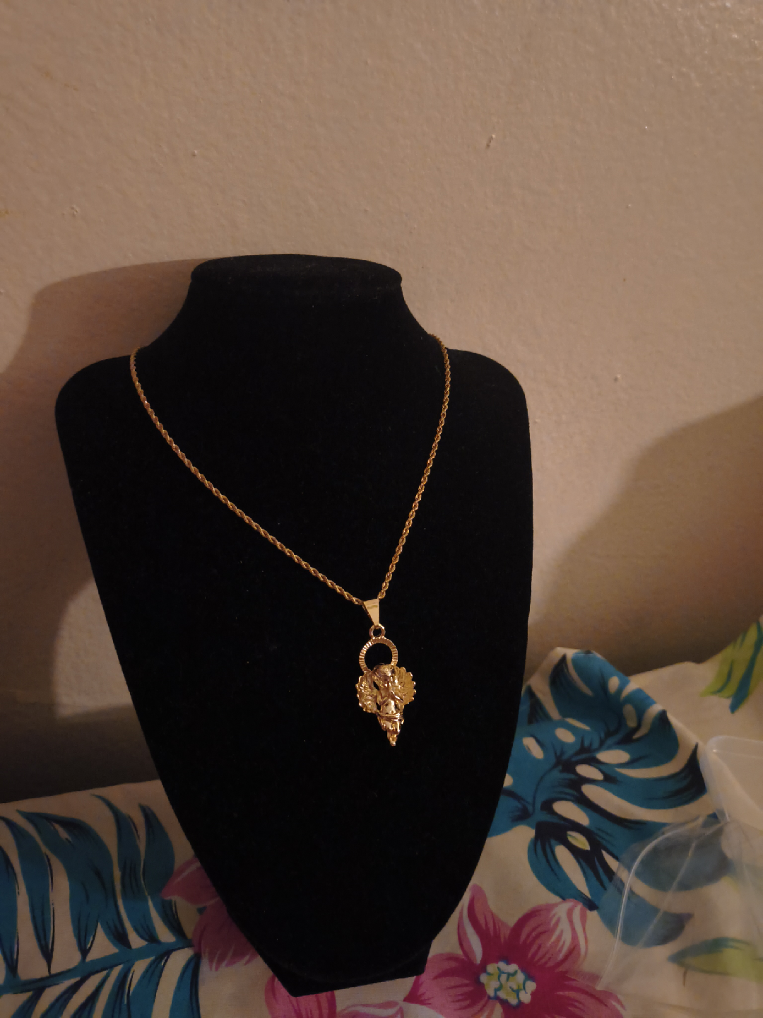 Gold Angel Pendant Necklace - photo 3