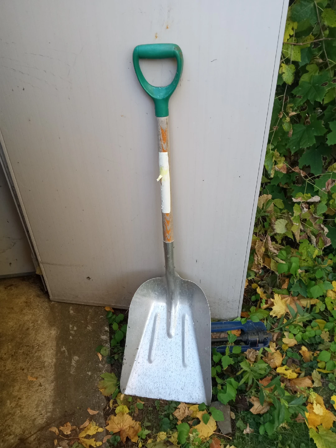 Metal Snow Shovel