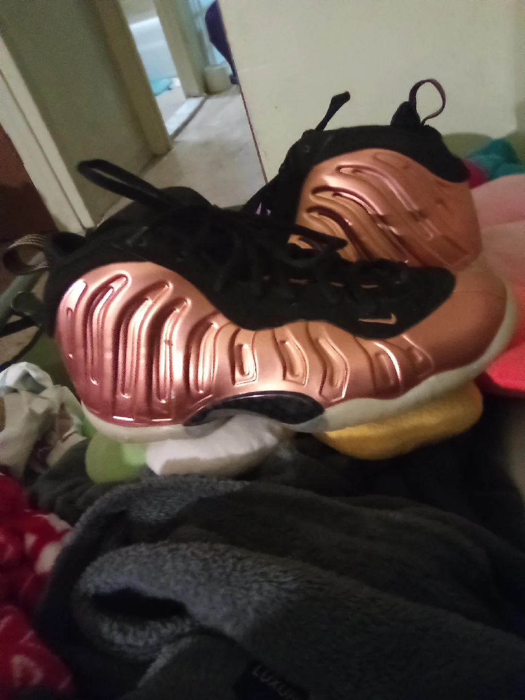 Nike Air Foamposite One Copper Black image indicator(10)