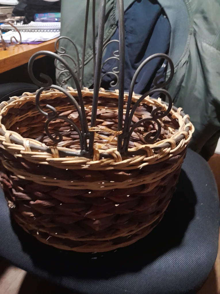 Woven Basket with Metal Stand thumbnail