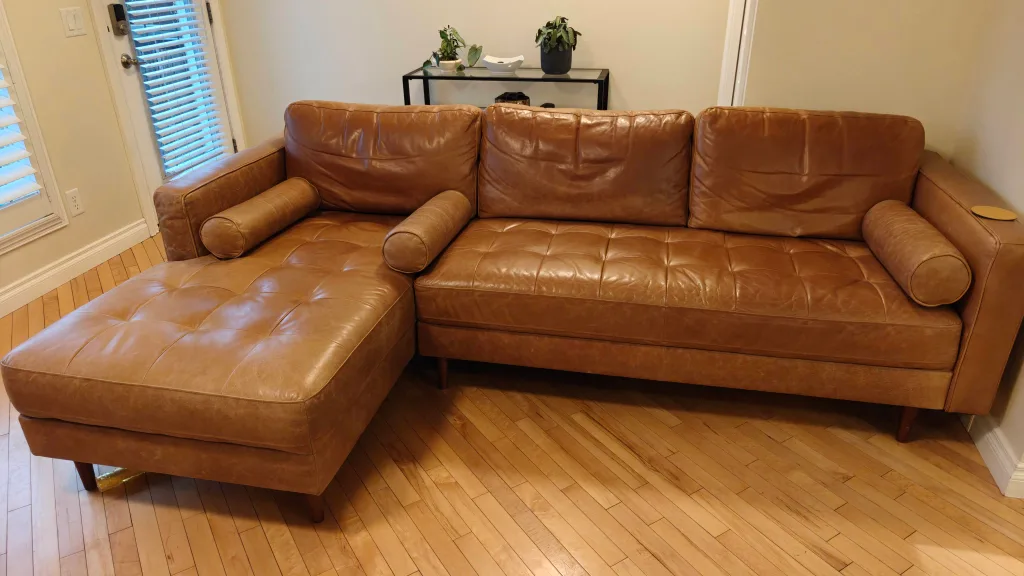 Structube Kinsey Leather Sectional Sofa image indicator(2)
