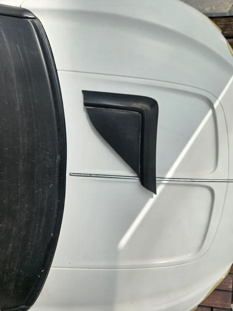 Bentley EXP 12 Ride-On Car - Kids Toy image indicator(4)