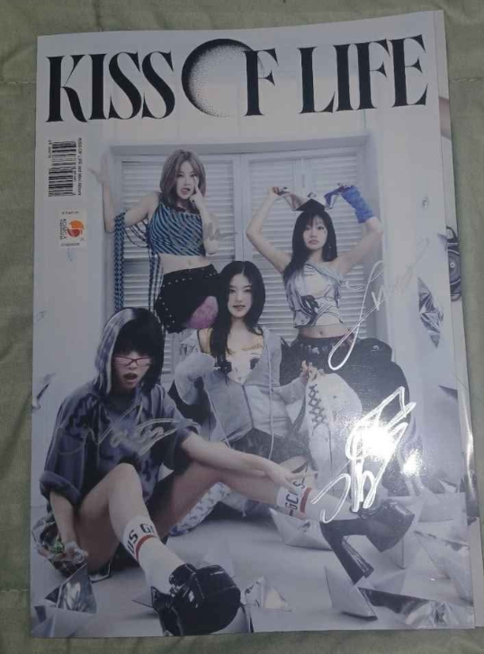 KISS OF LIFE LOSE YOURSELF SIGNED OT4 ALBUM