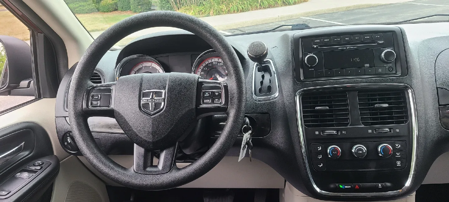 2017 DODGE GRAND CARAVAN SE image indicator(9)