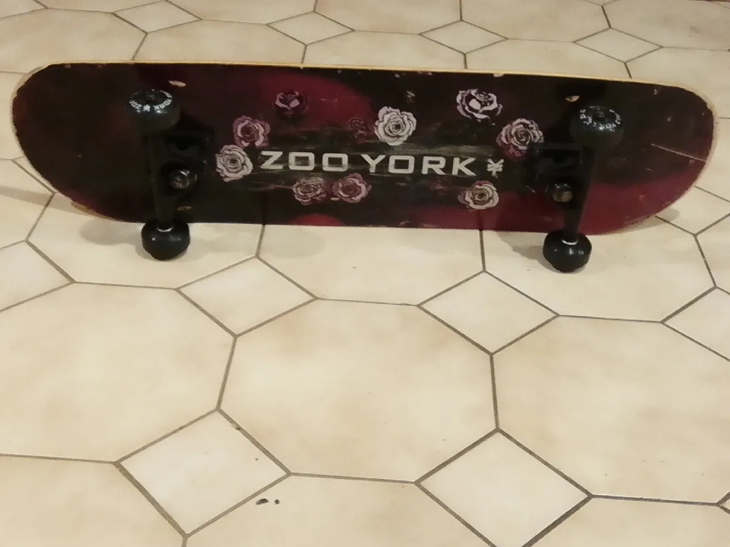 Zoo York Skateboard~Sturdy & Priced to Sell.🙂 image indicator(3)