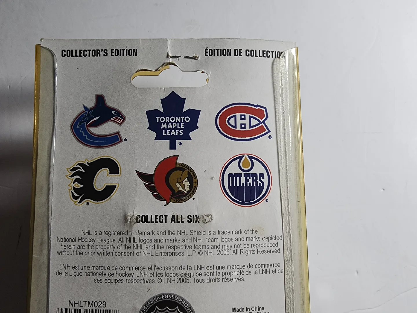 NHL Vancouver Canucks Tape Measure - Collector's Edition image indicator(5)