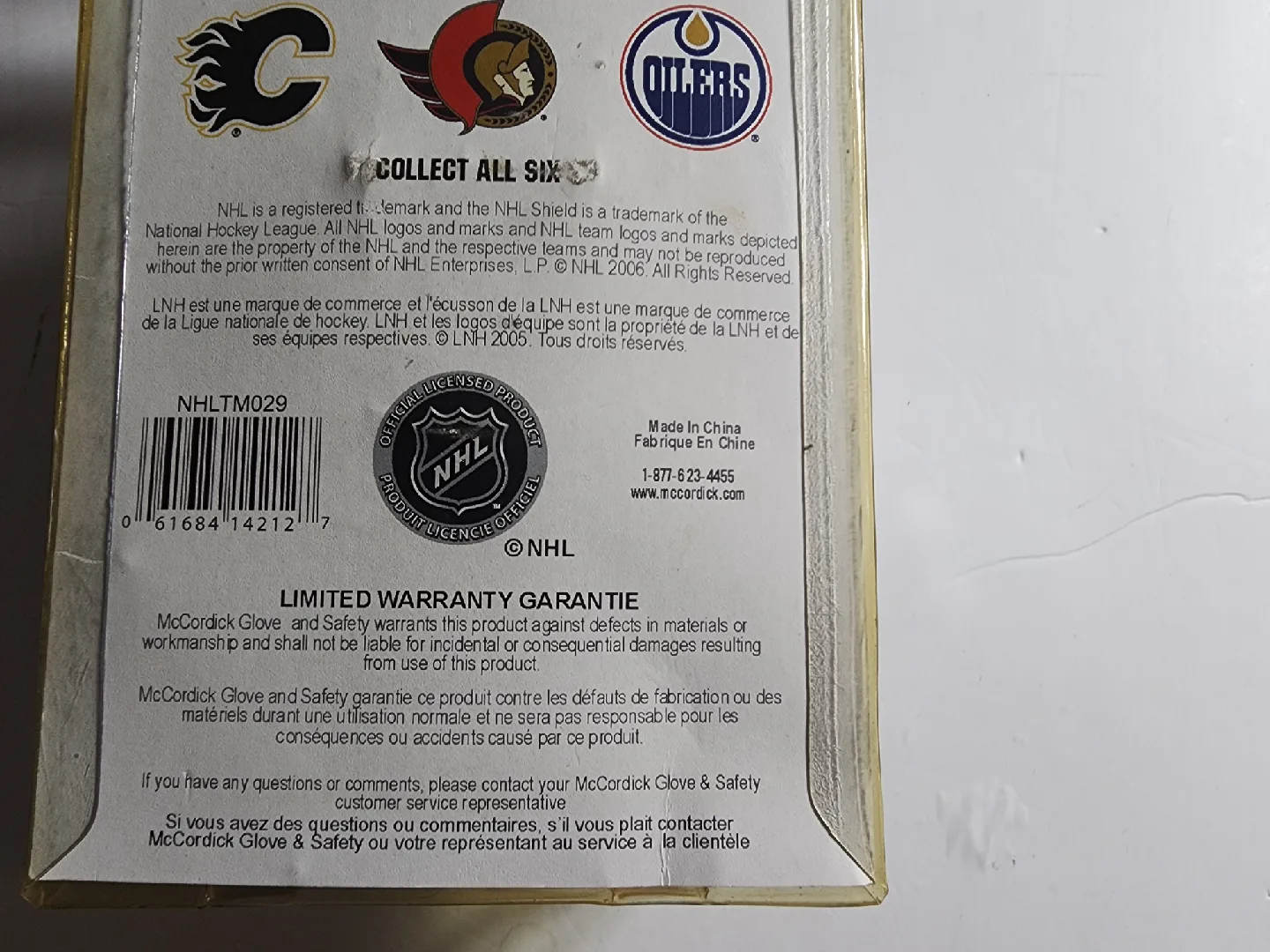 NHL Vancouver Canucks Tape Measure - Collector's Edition image indicator(6)