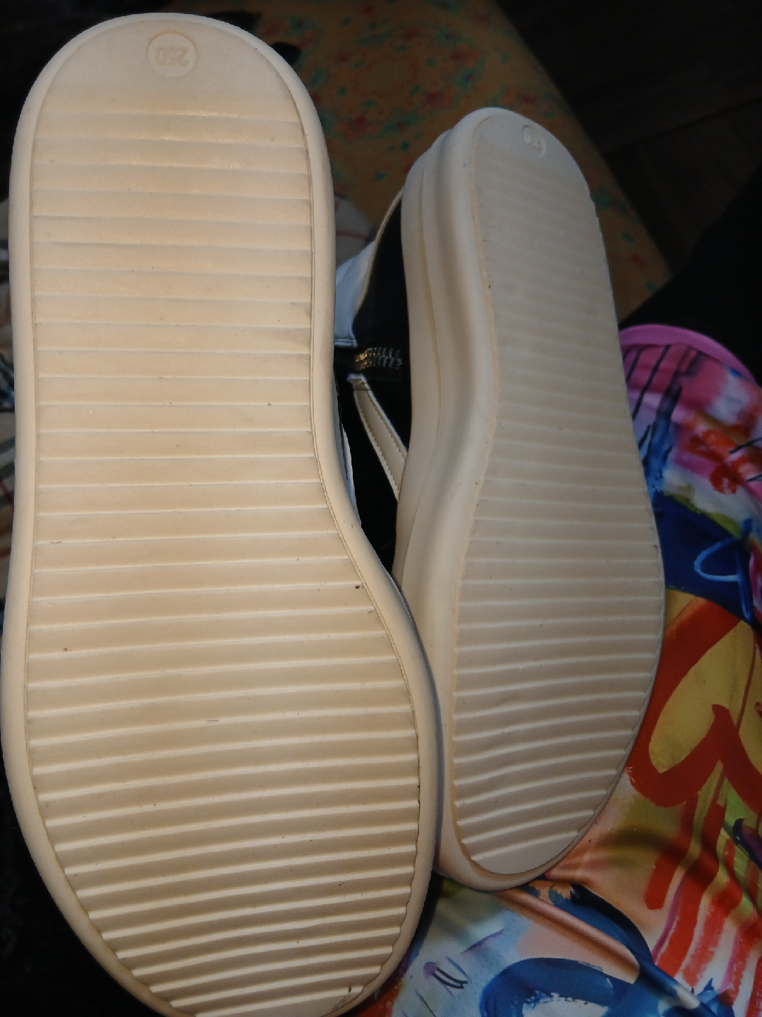 Black & White High-Top Sneakers - Size 250 - photo 5