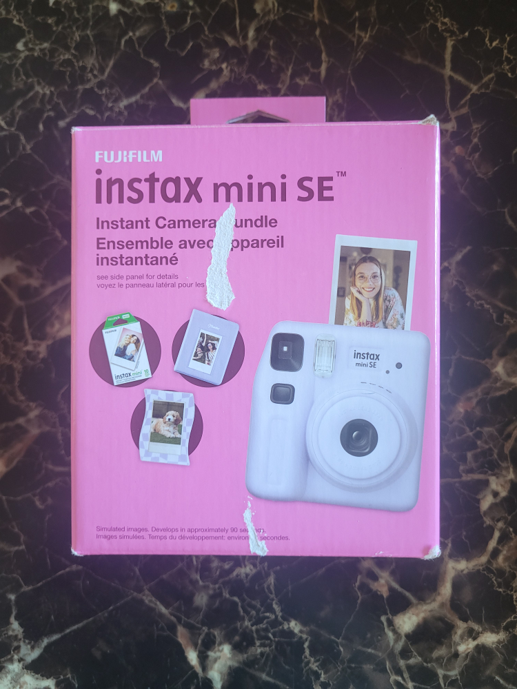 Fujifilm instax mini SE Instant Camera Bundle