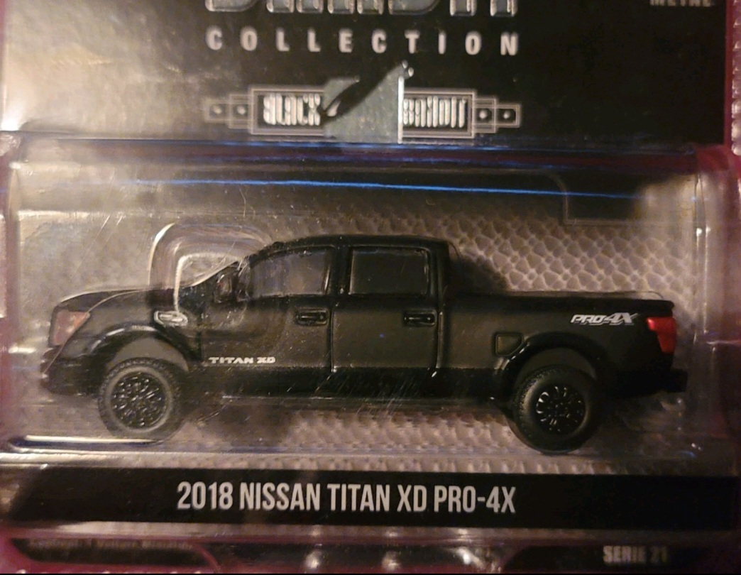 Greenlight Black Bandit 2018 Nissan Titan XD PRO-4X - photo 2
