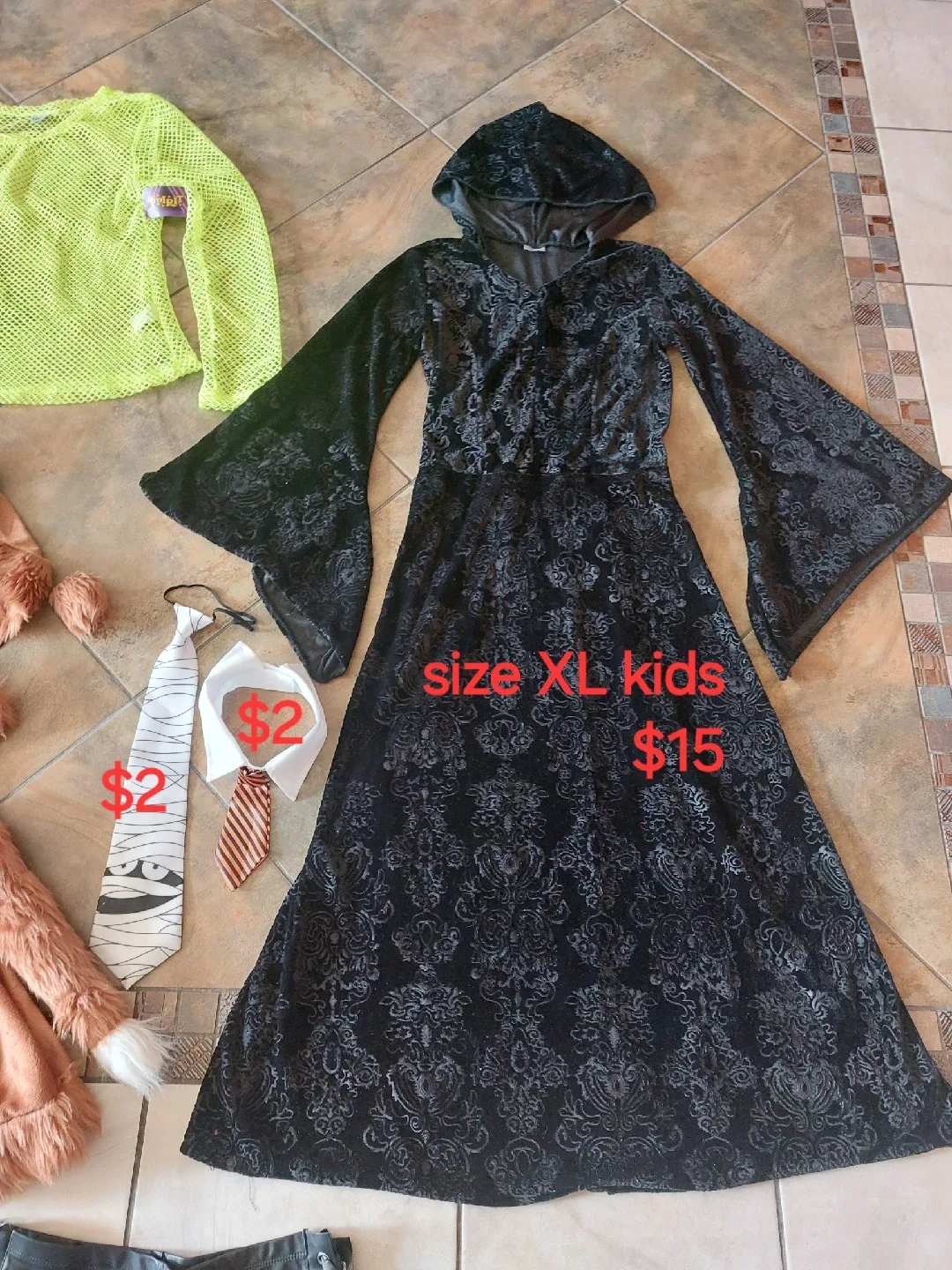 Halloween costumes accessories kids adults image indicator(4)