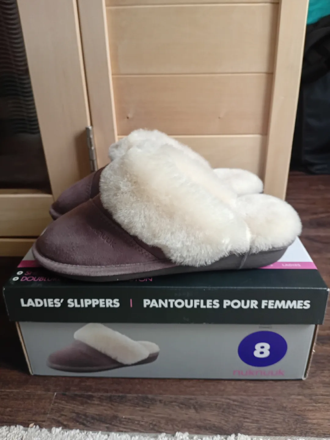 nuknuuk Ladies' Leather Slippers - Size 8 image indicator(2)