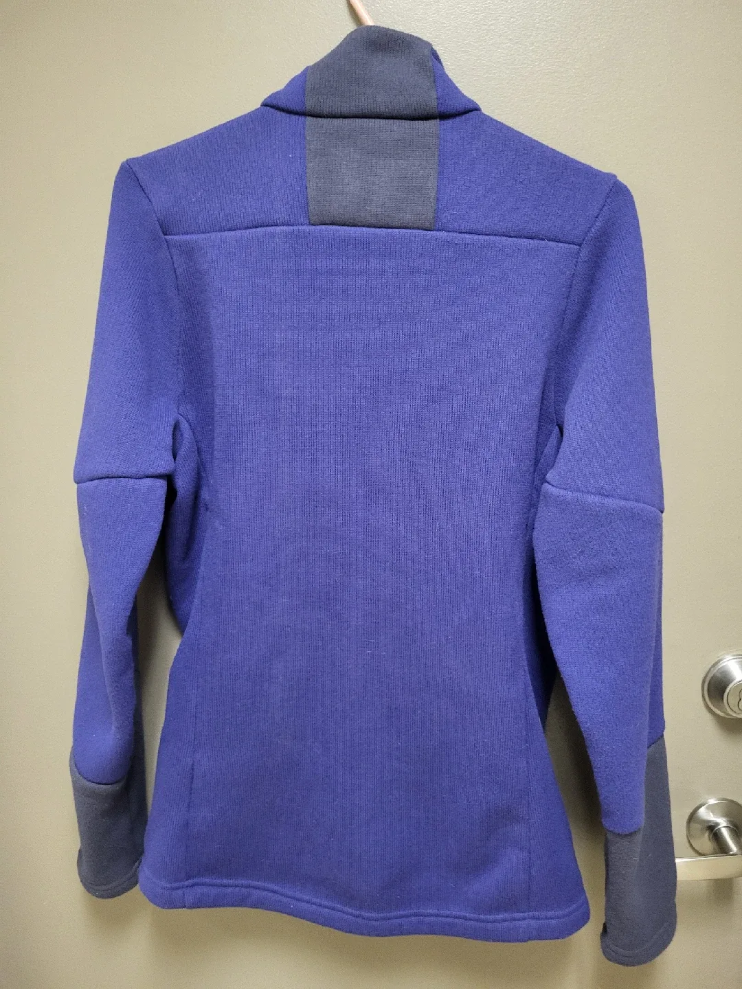 Authentic Helly Hansen Full-Zip Fleece Jacket image indicator(2)