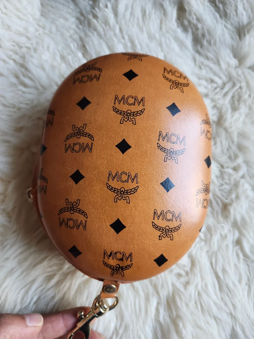 AUTHENTIC MCM  X BEATS HEADPHONE CASE image indicator(4)