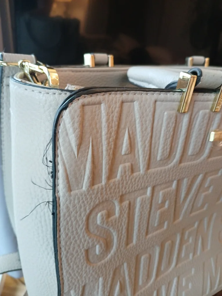 👜 Steve Madden Embossed Cream Handbag ✨ image indicator(9)