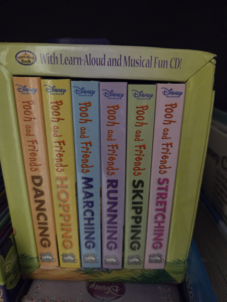 Disney Pooh and Friends Learn-Aloud Book Set