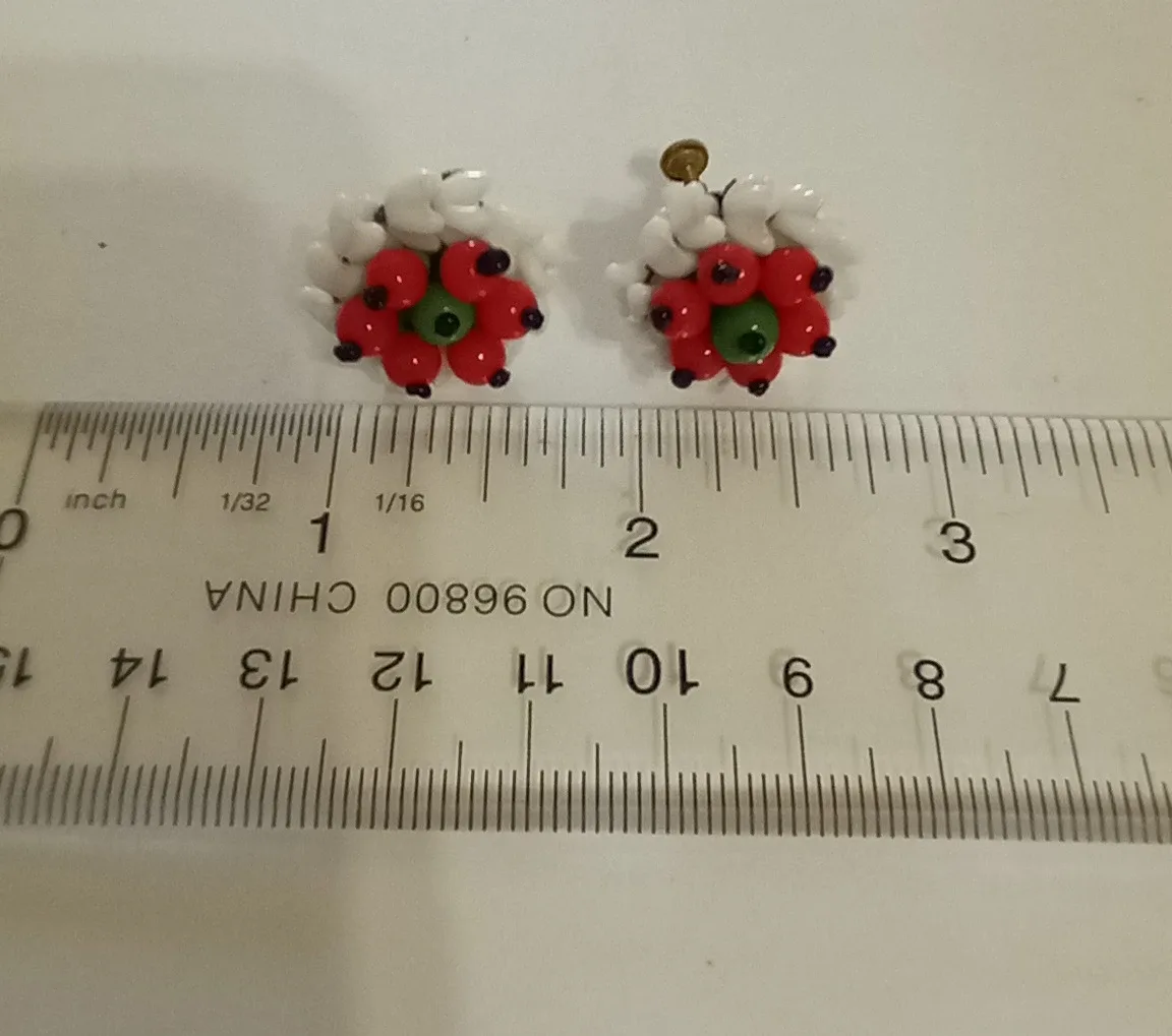 Vintage necklace and earrings image indicator(4)