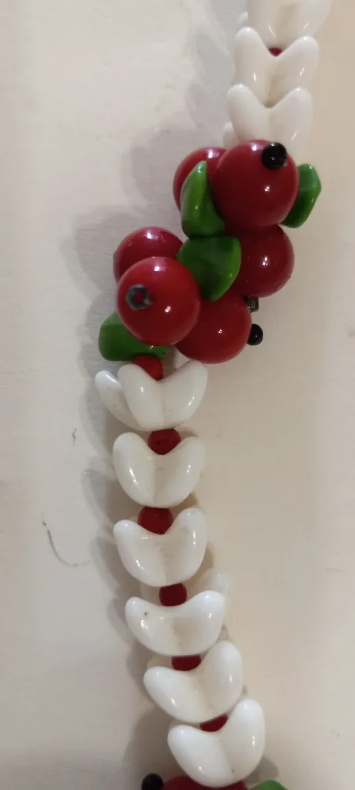 Vintage necklace and earrings image indicator(6)