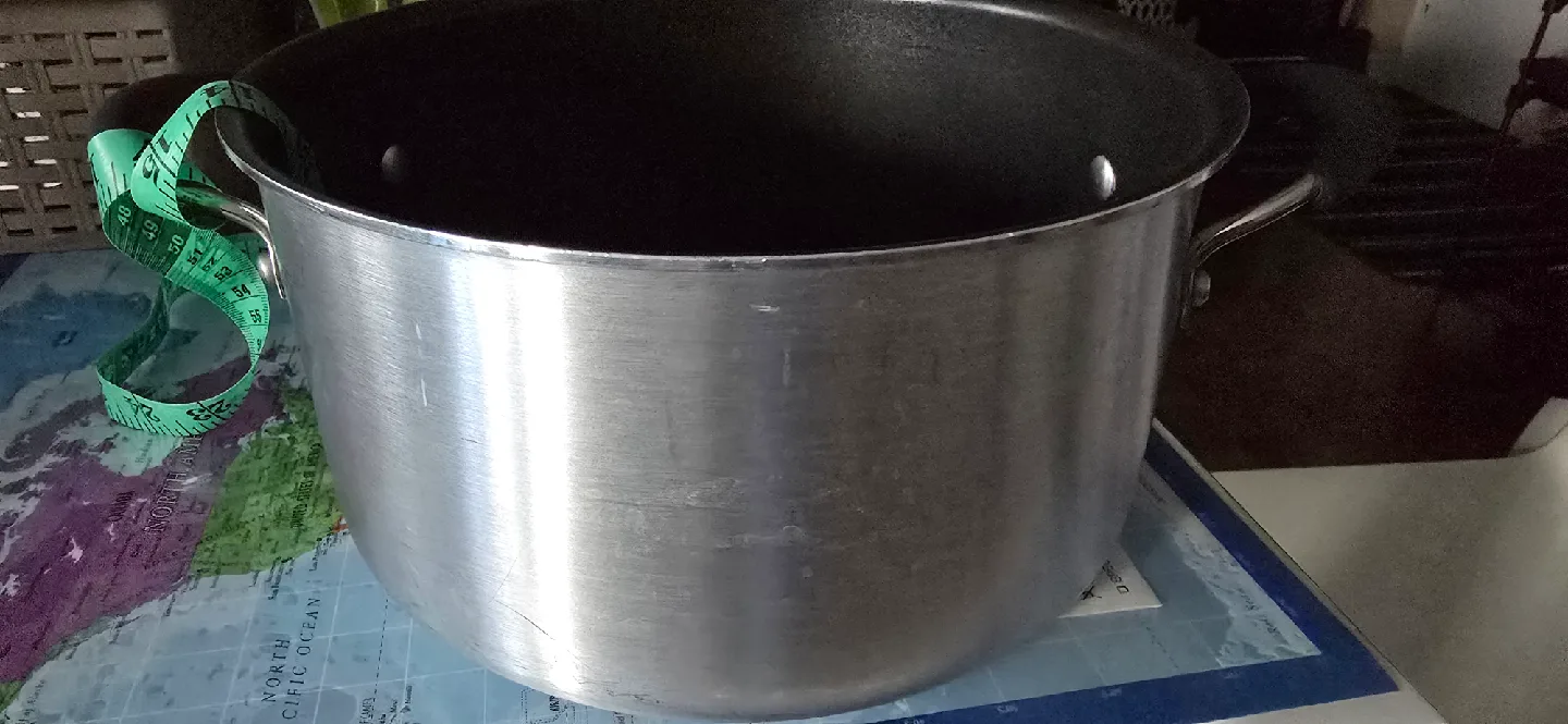 Cuisinart Stock Pot with Lid image indicator(3)