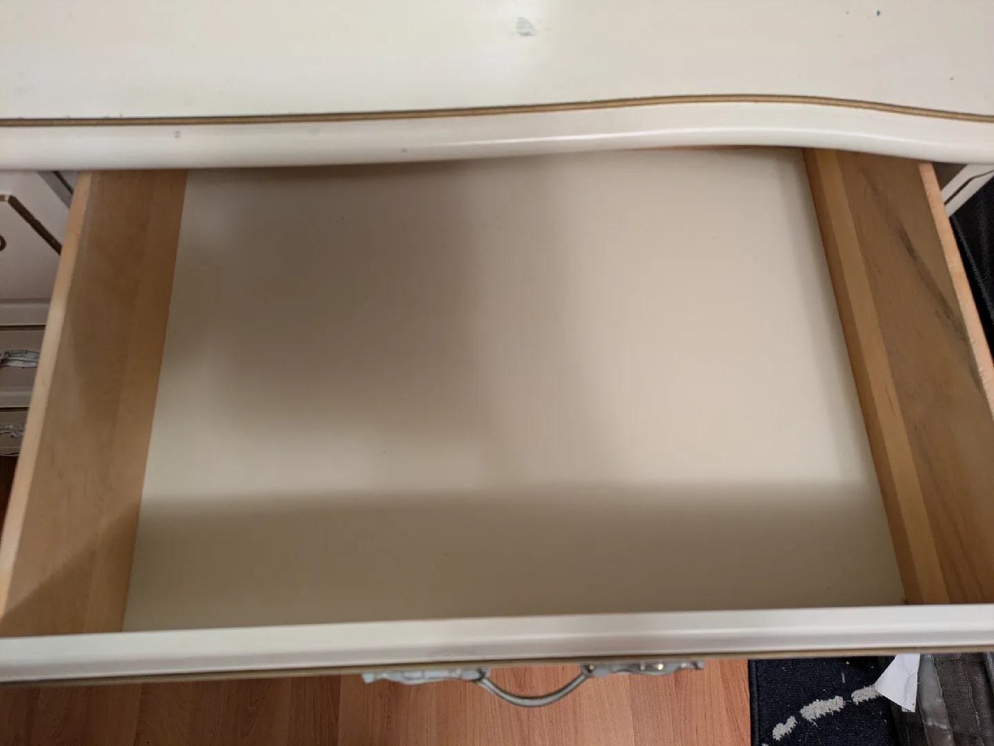 White Dresser with Mirror image indicator(3)