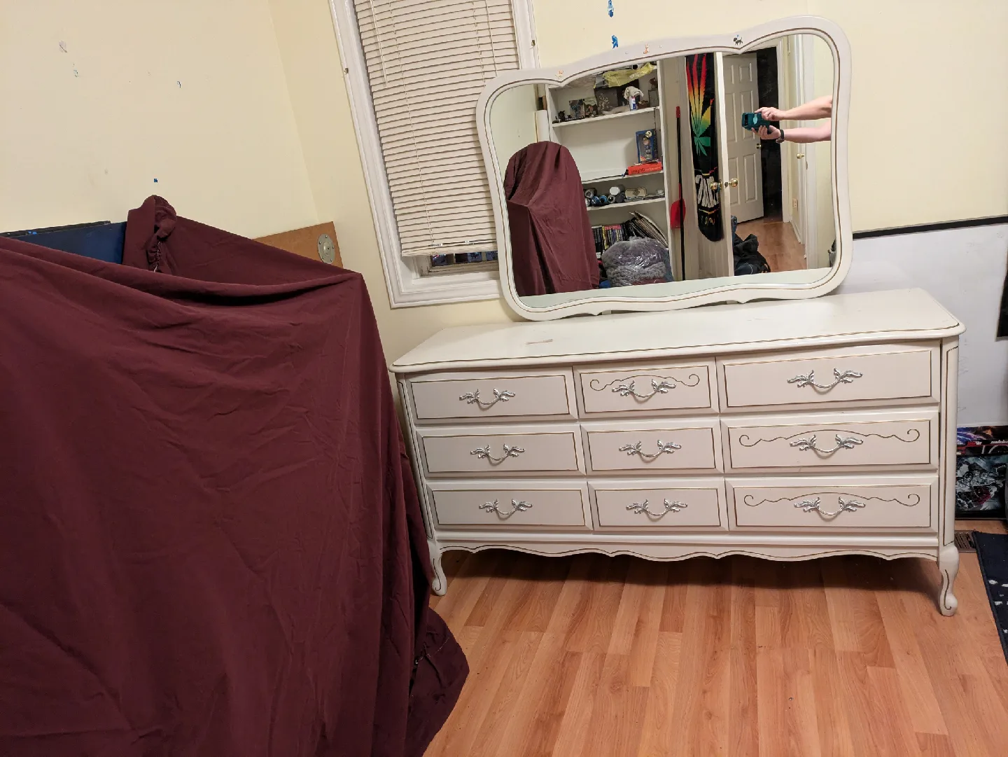 White Dresser with Mirror image indicator(5)